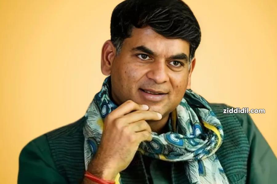 Saurabh Dwivedi Age